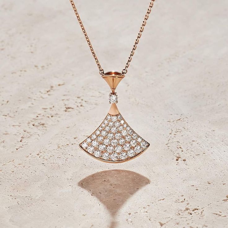 Collier Divina